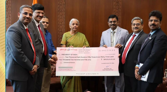 Union Bank of India presents dividend cheque to Finance Minister